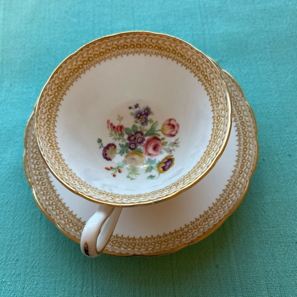 Antique Grosvenor Bone China Cup and Saucer - Picture 6 of 6